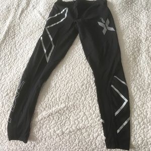 2XU women thigh fitness new without tag